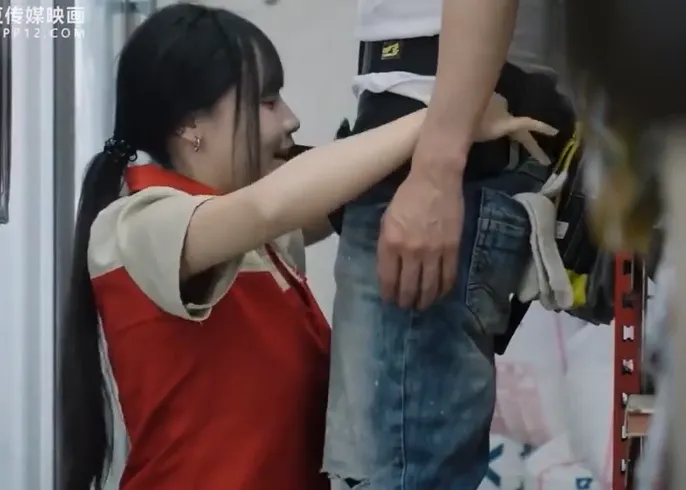 Sexually promiscuous convenience store worker having sex with female clerk