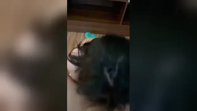 Fucking the slutty girlfriend with a round ass to climax with loud moans