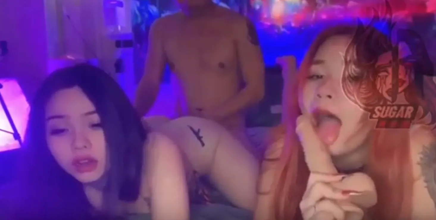 Threesome Jackpot Lucky guy pounds his girlfriend while fingering her horny bestie