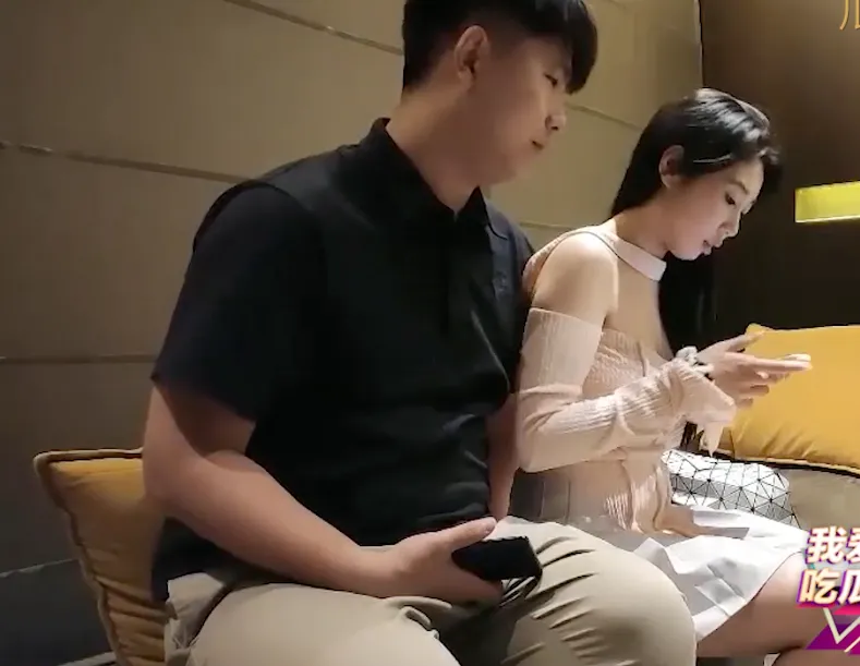 Tian Tians M-shape pose and her wild oral session