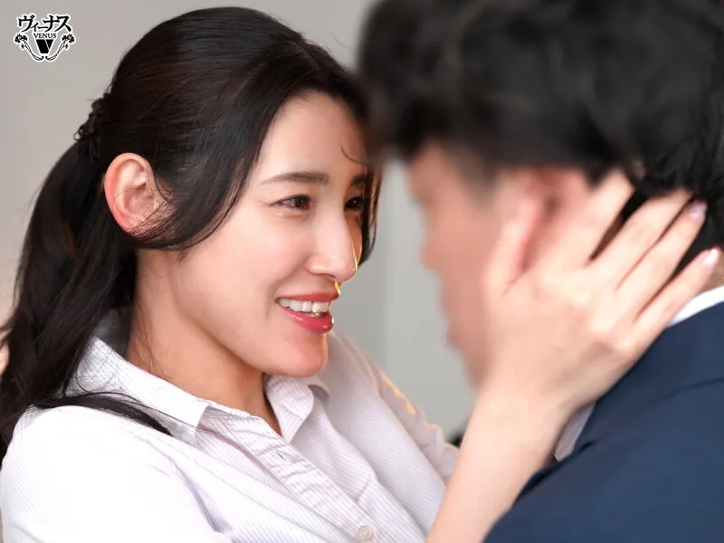A female boss and her subordinate have sex the moment they are alone in the office