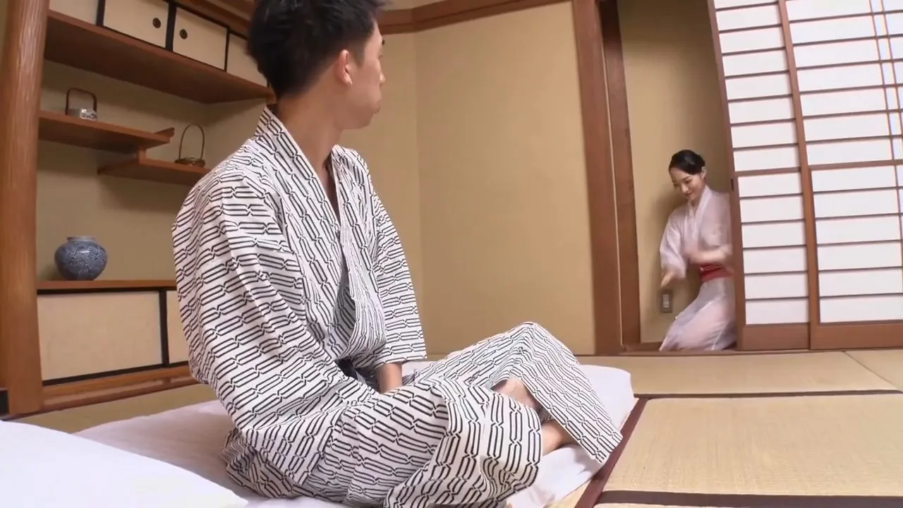 Hasumi Yoshiokas hospitality in a cypress bath and kimono