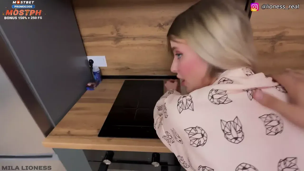 Lets Do It Quickly while the Father Does not Look Young Horny Stepmom Fucks