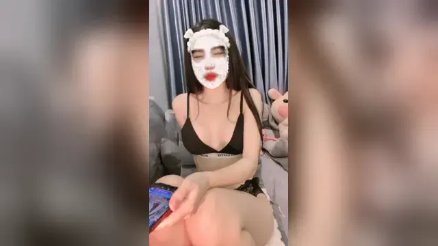 Hot Tiktoker doing porn on a livestream