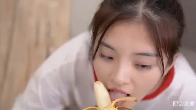 Brother teaches his beautiful cousin how to have sex