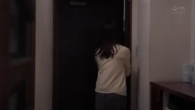 Bang the housewife sister in her 50s still has a nice big butt