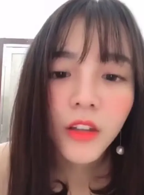 Busty White Skin Loli Girl Who Loves to Please Herself