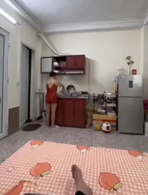 Fucking the slutty wife while her husband is away