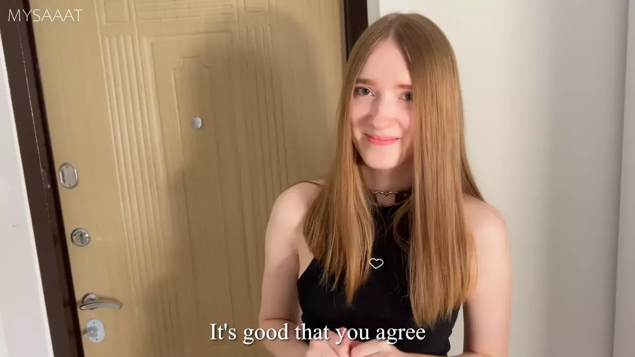 The Cute Courier Girl Apologized for the Long Delivery