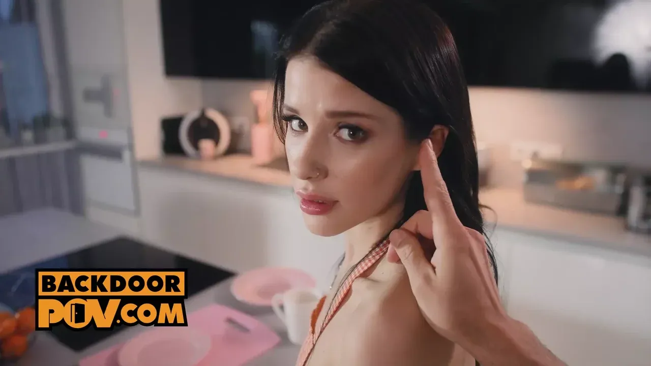Raunchy Anal Fuck Session with Brunette Hottie Sophie Weber