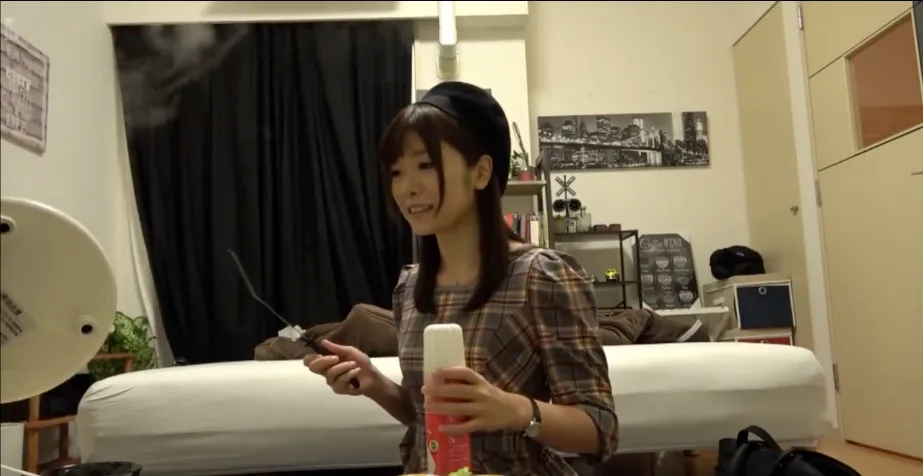 Innocent Crepe Making Girl and the Beauty Hiding Under That Sweet Exterior