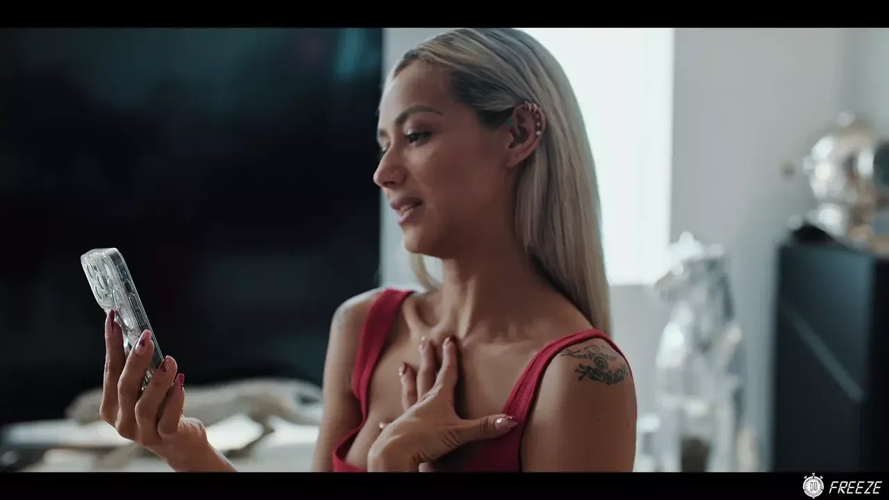 Photographer Freezes and Fucks Celebrity Yoga Influencer Veroni