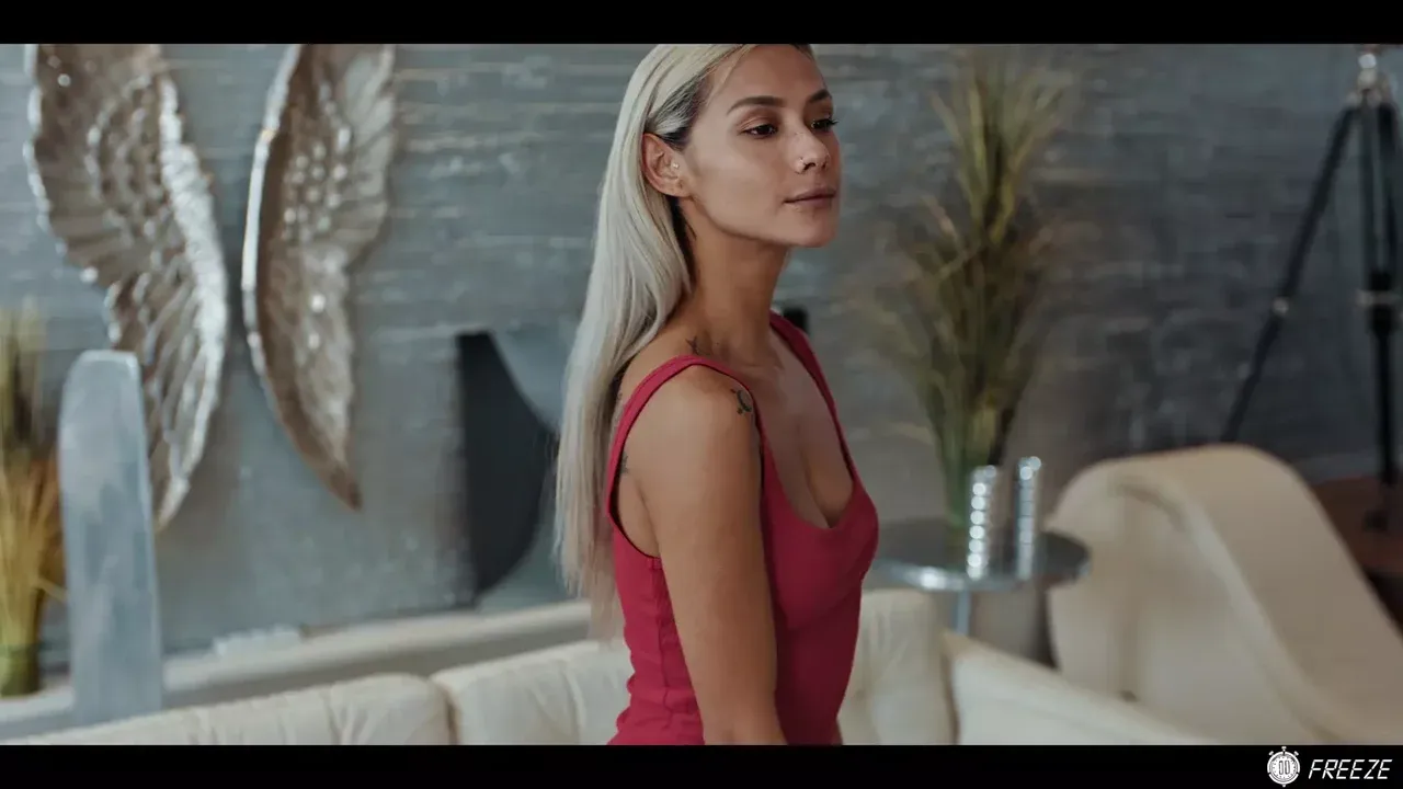 Photographer Freezes and Fucks Celebrity Yoga Influencer Veroni