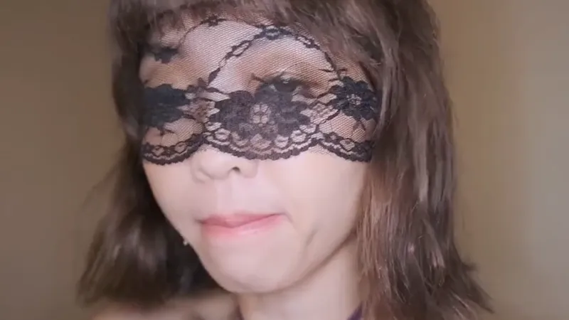 Asian beauty guide Lindan