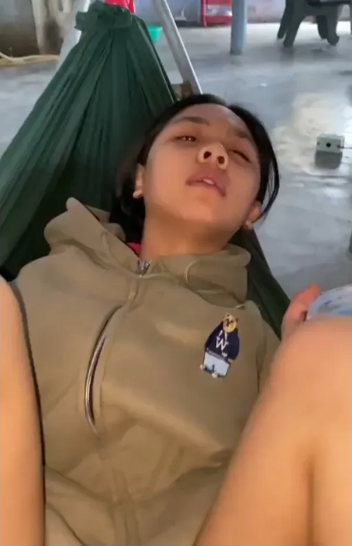 Western Couples Hammock Passion