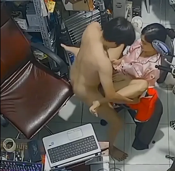 Serving the horny wife even while working