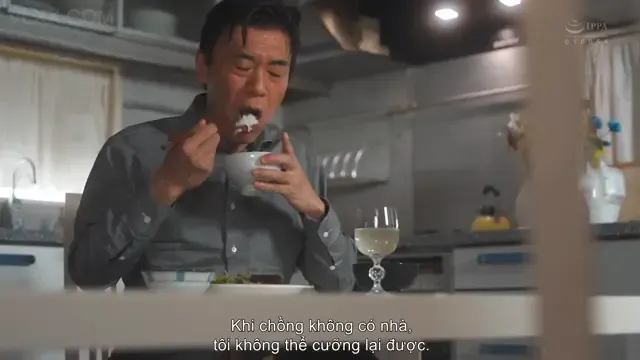 Father-in-law fucks daughter-in-law while son is on a business trip