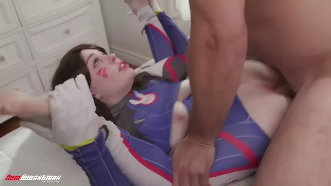 Gamer Girl D Va Spreads Her Big Juicy Ass Wide haley Spades