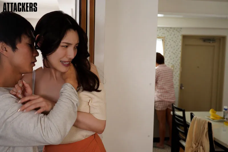 I was held by my daughters boyfriend Kana Morisawa A Story That Has Been Fucked Since That Day When I Was Forcibly Pushed Down