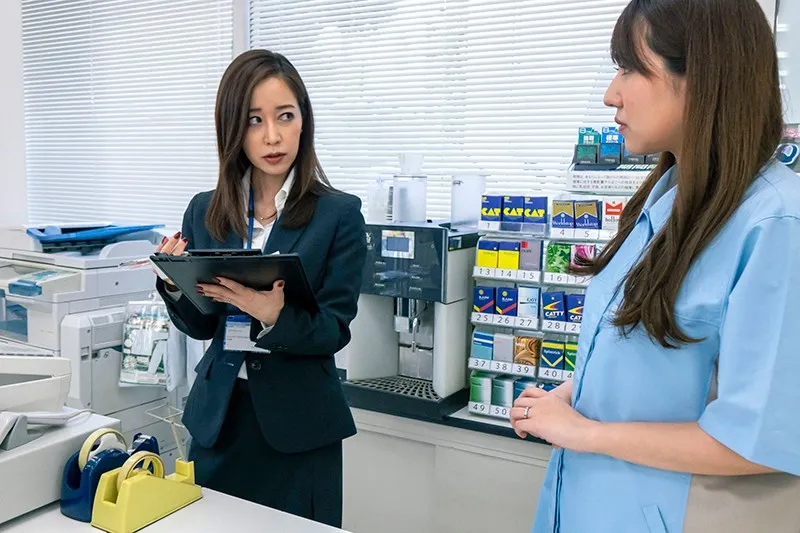 Convenience store owners carnal revenge on the haughty headquarters woman