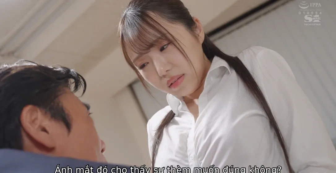 Office lady enjoys wild sex with her boss