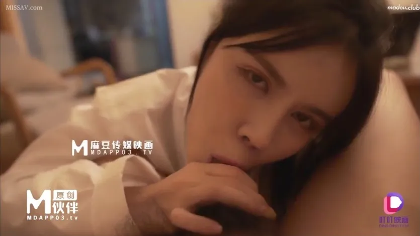 Chen Meilin seduces a cute young boy for a fiery first night