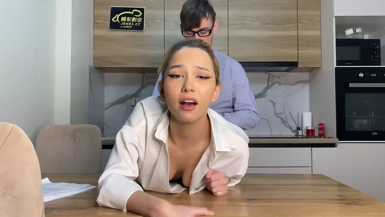 Realtor Lil Karina Shows His Master Class on Selling