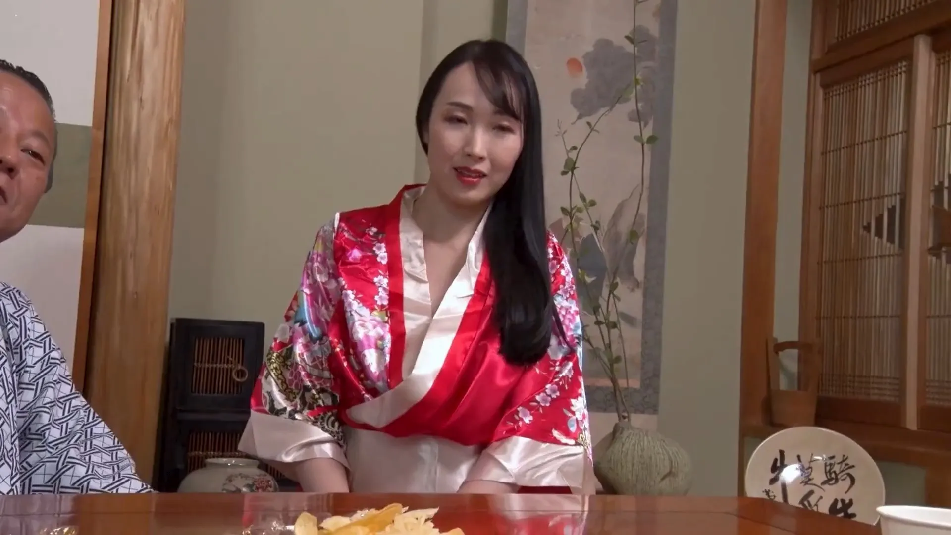 Seductive women and seafood are delicious featuring Sakuramina
