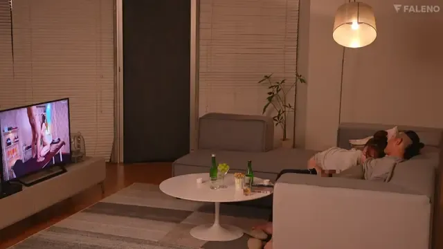 A day living together with a colleague like a couple