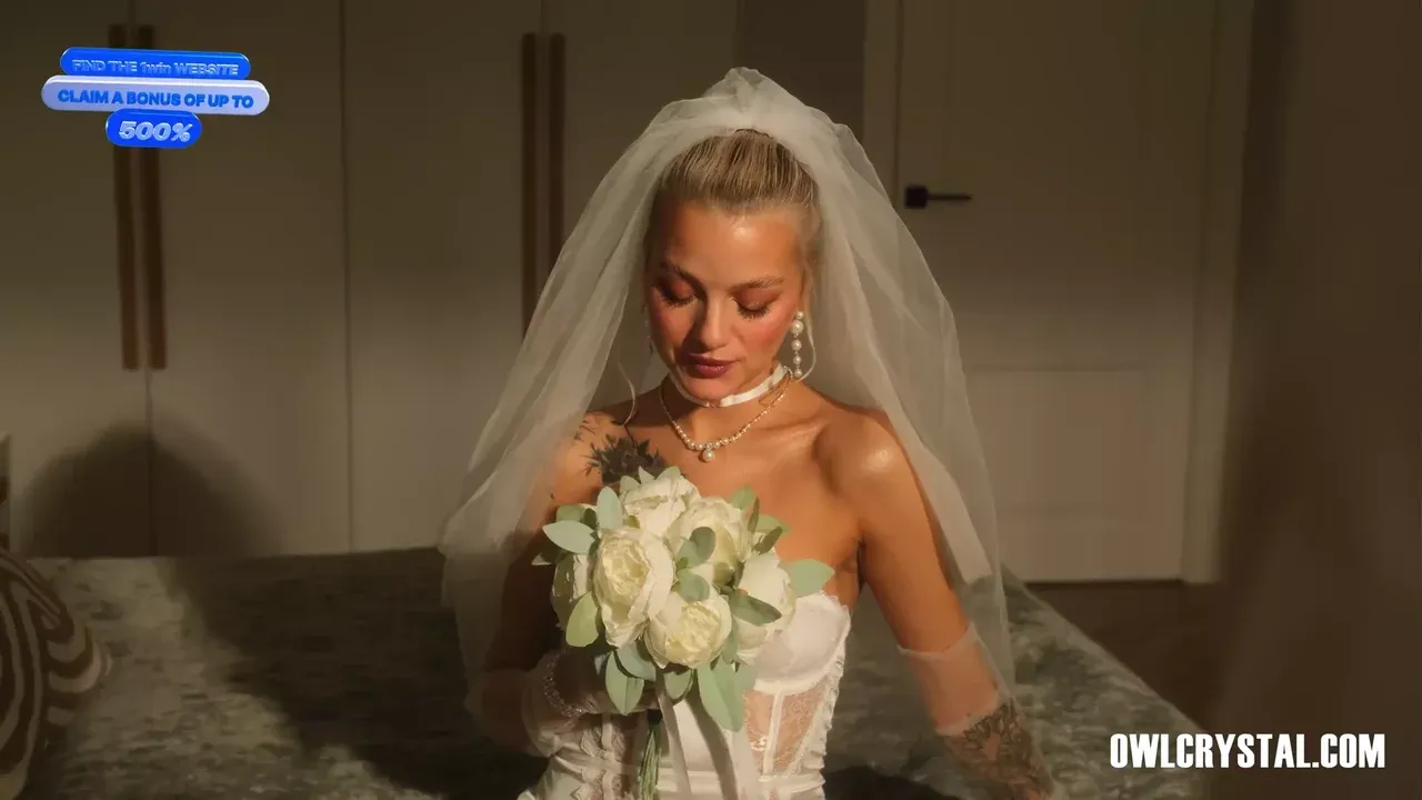 The Luxury Bride is Left Alone with the Photographer and Cheats on Her Groom