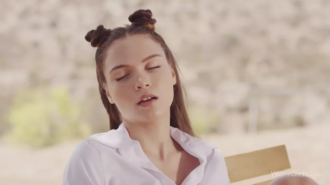 Amazing Girl Elizabeth T Passionately Masturbating in Front of the Camera