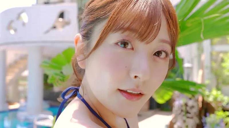 The radiant beauty of muse Karen Yuzuriha in thailand