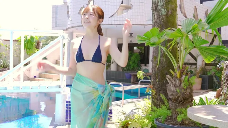 The radiant beauty of muse Karen Yuzuriha in thailand