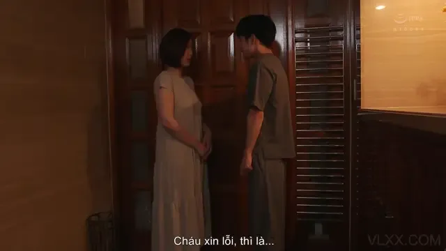 The slutty mother seduces her sons friend