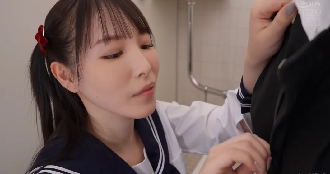 Classmate Jun Kasui Secretly Creampied On Crowded Train
