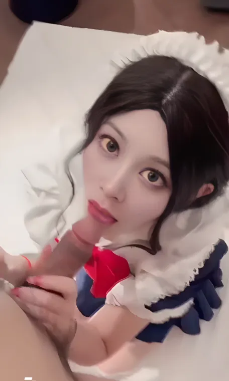 Maid Meiqi wears a sailor skirt for wild deepthroat sex
