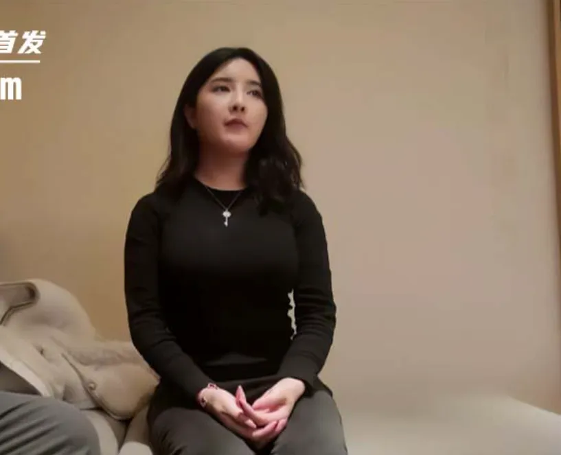 Plump Sweet Yan Xin Fucked Hard on Sofa
