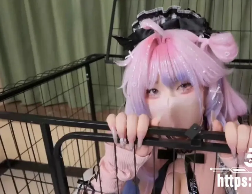 Xing Ye Tu Locked in Cage and Trained as Cat Slave