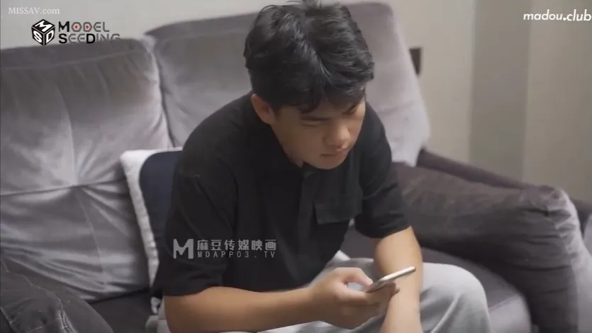 Xiao Ning tied up and blindfolded in a spicy secret video