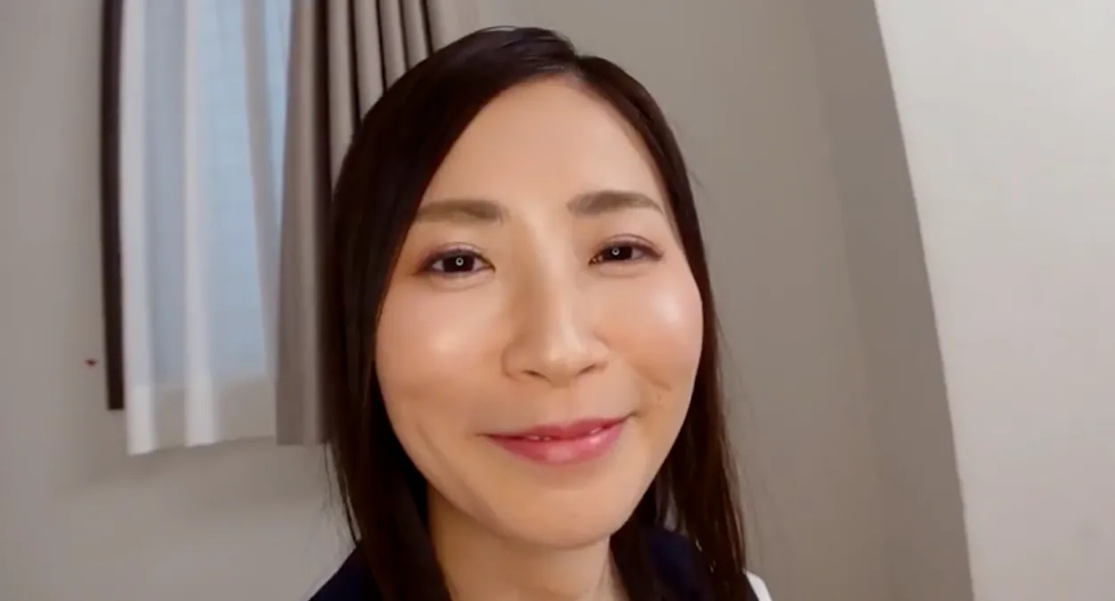 Sexy Yui Shinjo in school uniform roleplay
