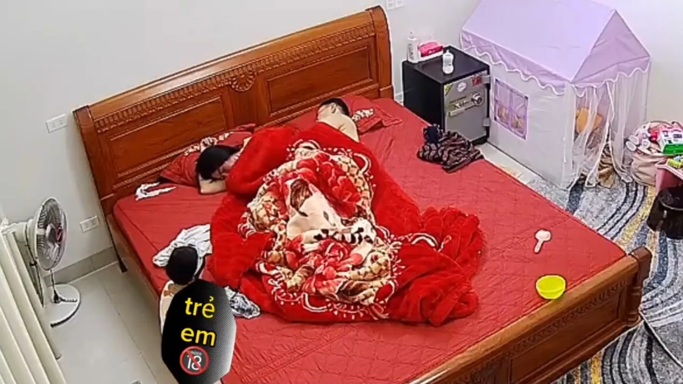 The Secret Under the Parents Blanket