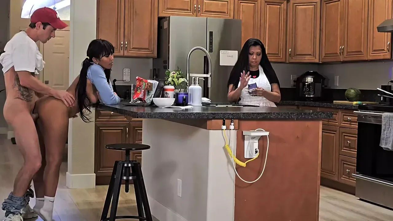 Fucking My Gf in Front of Her Stepmom